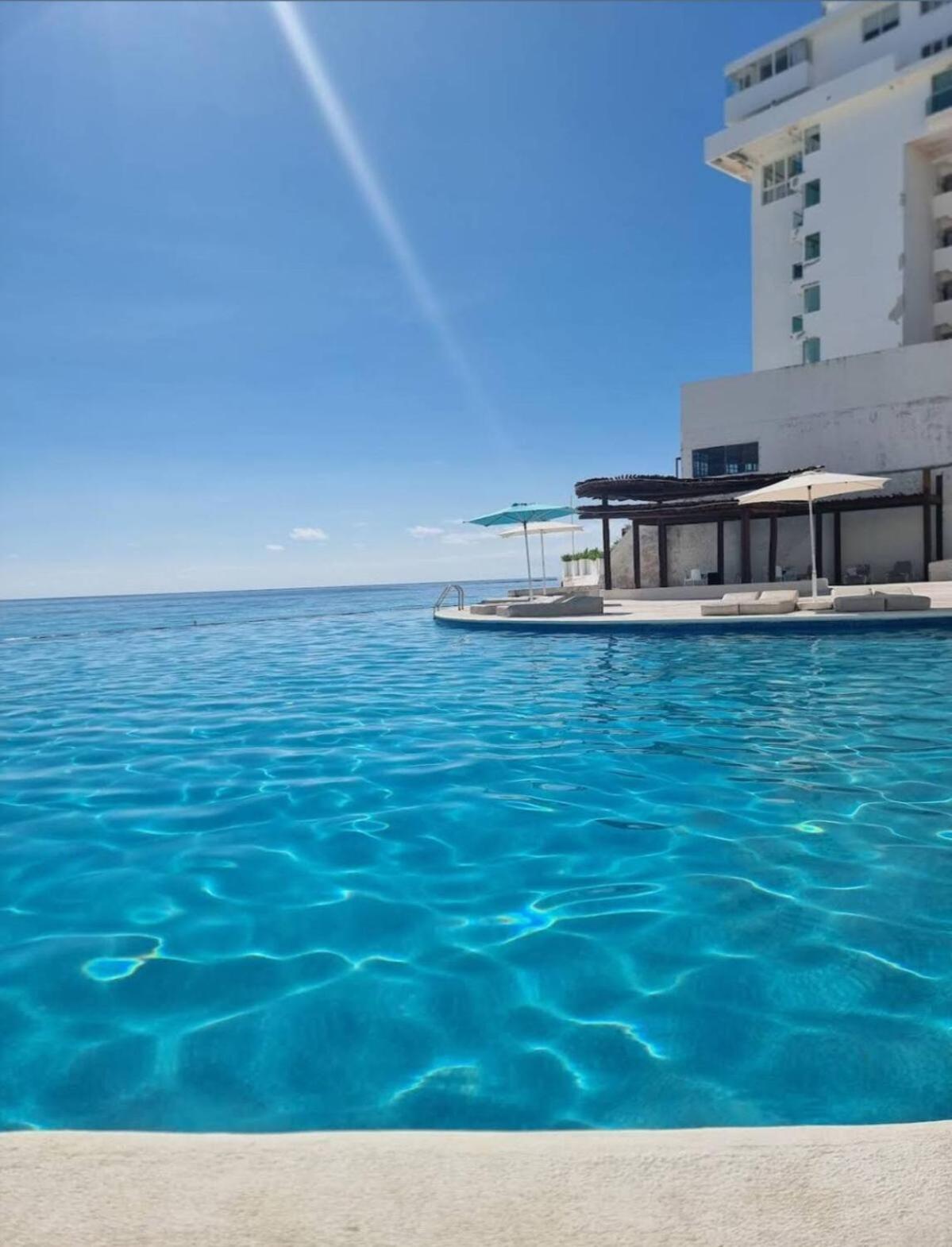 Beachfront Studio With Ocean View Cancún Exterior foto