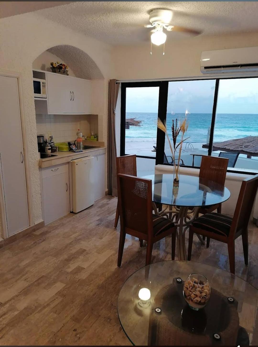 Beachfront Studio With Ocean View Cancún Exterior foto