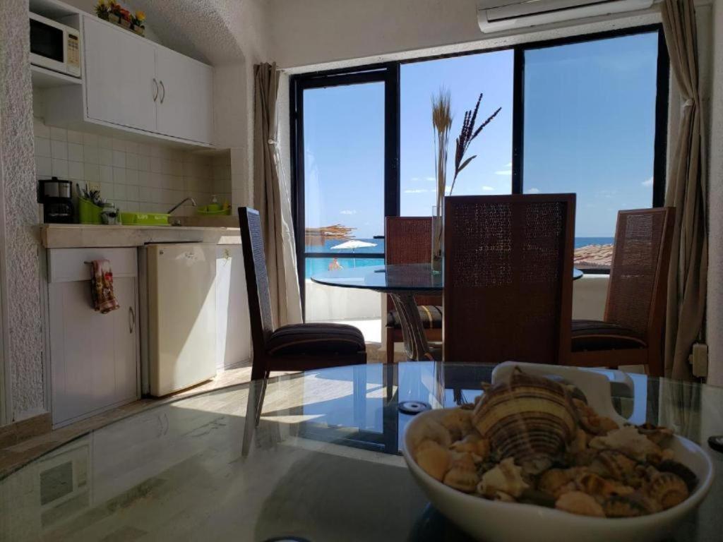 Beachfront Studio With Ocean View Cancún Exterior foto