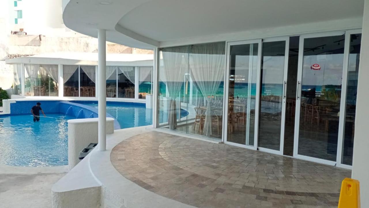 Beachfront Studio With Ocean View Cancún Exterior foto