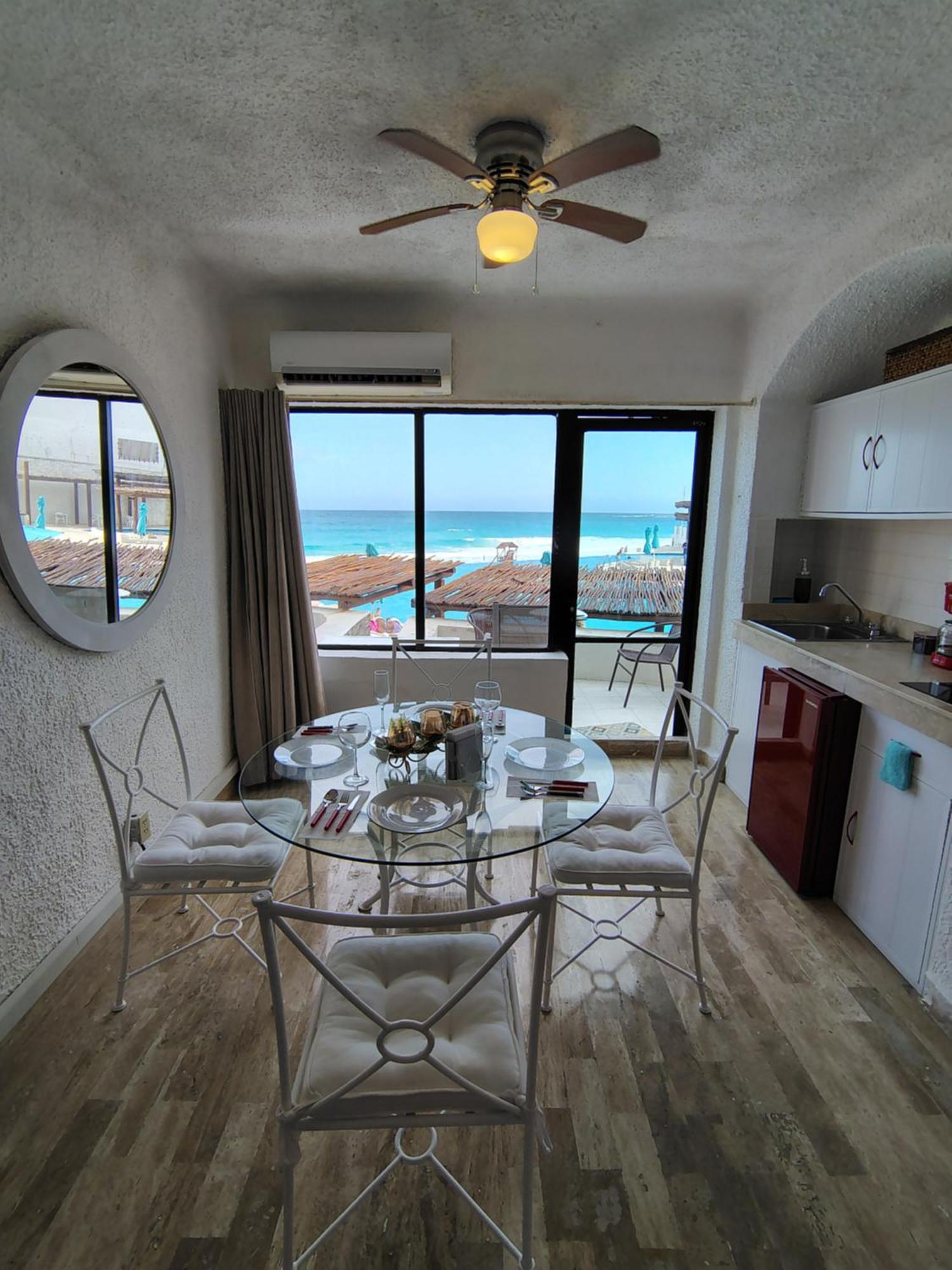 Beachfront Studio With Ocean View Cancún Exterior foto